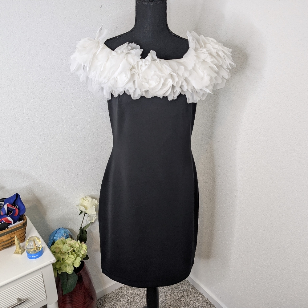 💘 Tadashi Shoji Karelo Ruffled Crepe Dress - Picture 4 of 8